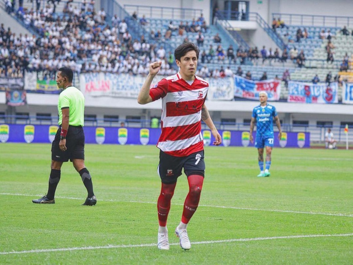 Foto: Pemain Madura United Francisco Israel Rivera (@cachisrivera)
