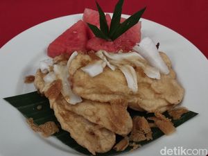 Mantap Manisnya! Pisang Goreng Blitar Bertabur Kelapa dan Gula Jawa Mantap Manisnya! Pisang Goreng Blitar Bertabur Kelapa dan Gula Jawa