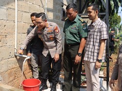 Polres Depok Beri Bantuan Sumur Bor-Pompa untuk Kebutuhan Air Bersih Warga
