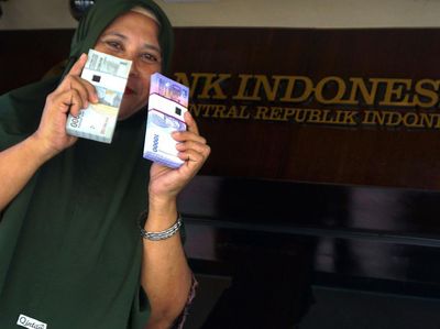 Potret Penukaran Uang Rusak, Jadi Baru Lagi!