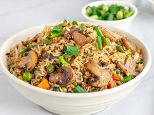 Resep Nasi Goreng Jamur yang Gurih Sedap untuk Sarapan Enak Resep Nasi Goreng Jamur yang Gurih Sedap untuk Sarapan Enak