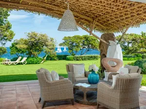 Gokil! Rumah Mewah di Tepi Laut Italia Dekat Bandara buat Mendarat Jet Pribadi