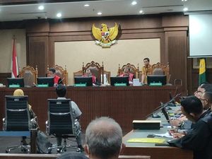 Emosi Hakim Pengadil Johnny Plate, Tak Habis Pikir Proyek BTS Dikorupsi Emosi Hakim Pengadil Johnny Plate, Tak Habis Pikir Proyek BTS Dikorupsi