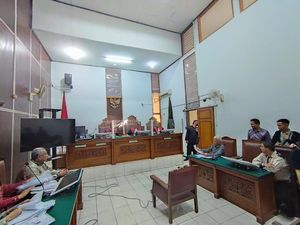 Rocky Gerung Absen, Sidang Gugatan Perdana Ditunda