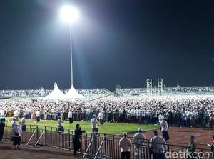 Jemaah Tablig Akbar Habib Umar Berdatangan, Gejos Jadi Lautan Manusia Jemaah Tablig Akbar Habib Umar Berdatangan, Gejos Jadi Lautan Manusia