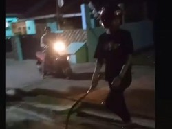 Polisi Usut Kelompok Remaja Acungkan Sajam dan Coret-coret Dinding di Lebak