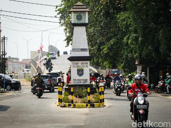 Tugu Gong Si Bolong Depok Kini Tak Halangi Perempatan Jalan