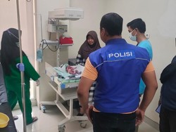Bayi Masih Hidup Dibuang Depan Pagar Panti Asuhan di Menganti Gresik
