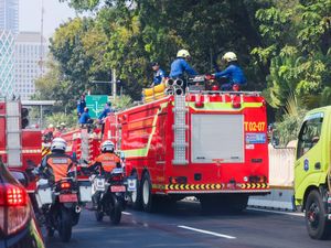 Kata Guru Besar FKUI soal Upaya Cegah Polusi Lewat Semprot Air ke Jalan Kata Guru Besar FKUI soal Upaya Cegah Polusi Lewat Semprot Air ke Jalan