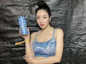 7 Gaya Seksi Kwon Eunbi eks IZ*ONE Tuai Perdebatan Pakai Crop Top 7 Gaya Seksi Kwon Eunbi eks IZ*ONE Tuai Perdebatan Pakai Crop Top