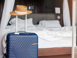 Tiket Pesawat Turun, PHRI Yakin Okupansi Hotel di Jatim Naik Saat Nataru