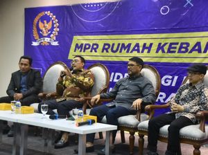 Singgung Politik Transaksional, Waka MPR Sebut Demokrasi RI Menyimpang