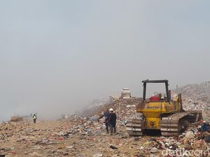 Kebakaran TPA Sarimukti Belum Padam, Bandung Barat Tetapkan Darurat Bencana Kebakaran TPA Sarimukti Belum Padam, Bandung Barat Tetapkan Darurat Bencana