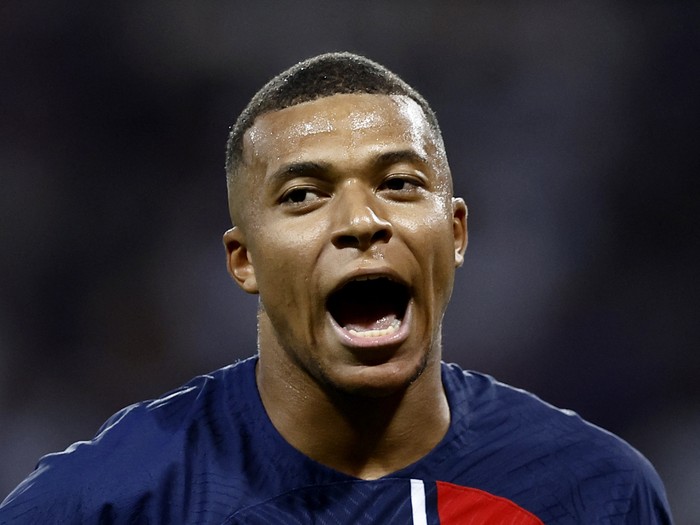 Soccer Football - France - Ligue 1 - Toulouse v Paris St Germain - Stadium Municipal de Toulouse, Toulouse, France - August 19, 2023 Paris St Germains Kylian Mbappe celebrates scoring their first goal REUTERS/Stephane Mahe