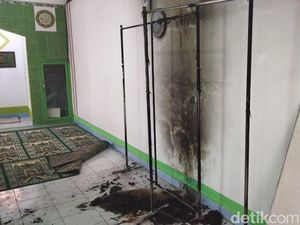 7 Fakta Maling Kotak Amal Malah Sulut Api di Musala 7 Fakta Maling Kotak Amal Malah Sulut Api di Musala