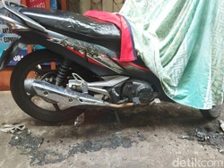 Maling Kotak Amal di Musala Tebet Juga Bakar Motor dan Umbul-umbul