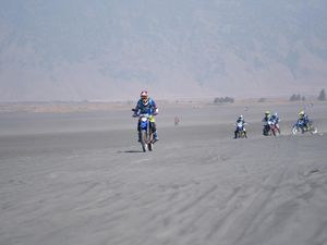 Sensasi Gila Naik Yamaha WR 155 R di Trek Pasir Bromo Sensasi Gila Naik Yamaha WR 155 R di Trek Pasir Bromo
