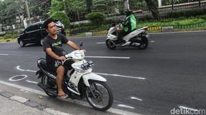 Nggak Kapok, Pemotor Tetap Lawan Arah di TKP Laka Lenteng Agung