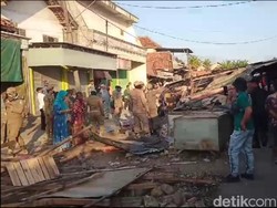 Pedagang Pasar Srimangun Sampang Tolak Relokasi Meski Lapaknya Dibongkar