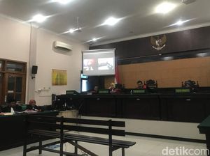 Sopir Truk yang Perkosa Teman Pacar di Mojokerto Pasrah Divonis 9 Tahun Bui Sopir Truk yang Perkosa Teman Pacar di Mojokerto Pasrah Divonis 9 Tahun Bui