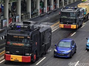 Pro-Kontra Semprot Jalanan demi Kurangi Polusi, Dokter Paru Bilang Gini