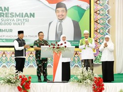 Harapan Besar Gubernur Khofifah saat Resmikan PLTS Atap di Sumenep