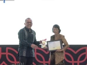Prof Melani Budianta Terima Sarwono Award 2023 dari BRIN-LPDP, Ini Sosoknya Prof Melani Budianta Terima Sarwono Award 2023 dari BRIN-LPDP, Ini Sosoknya