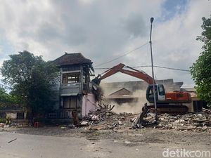 Pedagang Emas Kesulitan Pindahkan Barang, Berat Brankas Capai 2,5 Ton