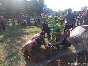 1.500 Pohon dari Bandung untuk Jaga Kelestarian Alam