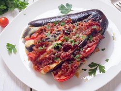 Resep Terong Panggang Saus Bolognese Keju yang Segar Mantap