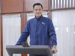 Persiapan Dude Harlino Sambut Kelahiran Anak Perempuan Pertama Persiapan Dude Harlino Sambut Kelahiran Anak Perempuan Pertama