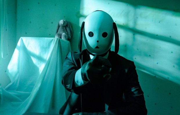 Sistem keadilan dari sosok 'Dog Mask'/ Foto: instagram.com/sbsdrama.official Sistem keadilan dari sosok 'Dog Mask'/ Foto: instagram.com/sbsdrama.official