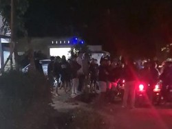Anarkisnya Puluhan Pesilat Jember Konvoi Lalu Rusak Rumah Warga