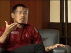 Jalan Tengah Syarat Usia Capres-Cawapres