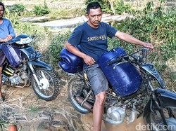 Raung Motor Grandong Warga Cikangkung Terabas Jalan Terjal Demi Air Bersih