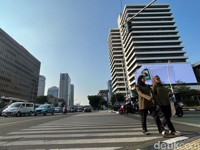 Wow, Langit Jakarta Pusat Sore Ini Membiru