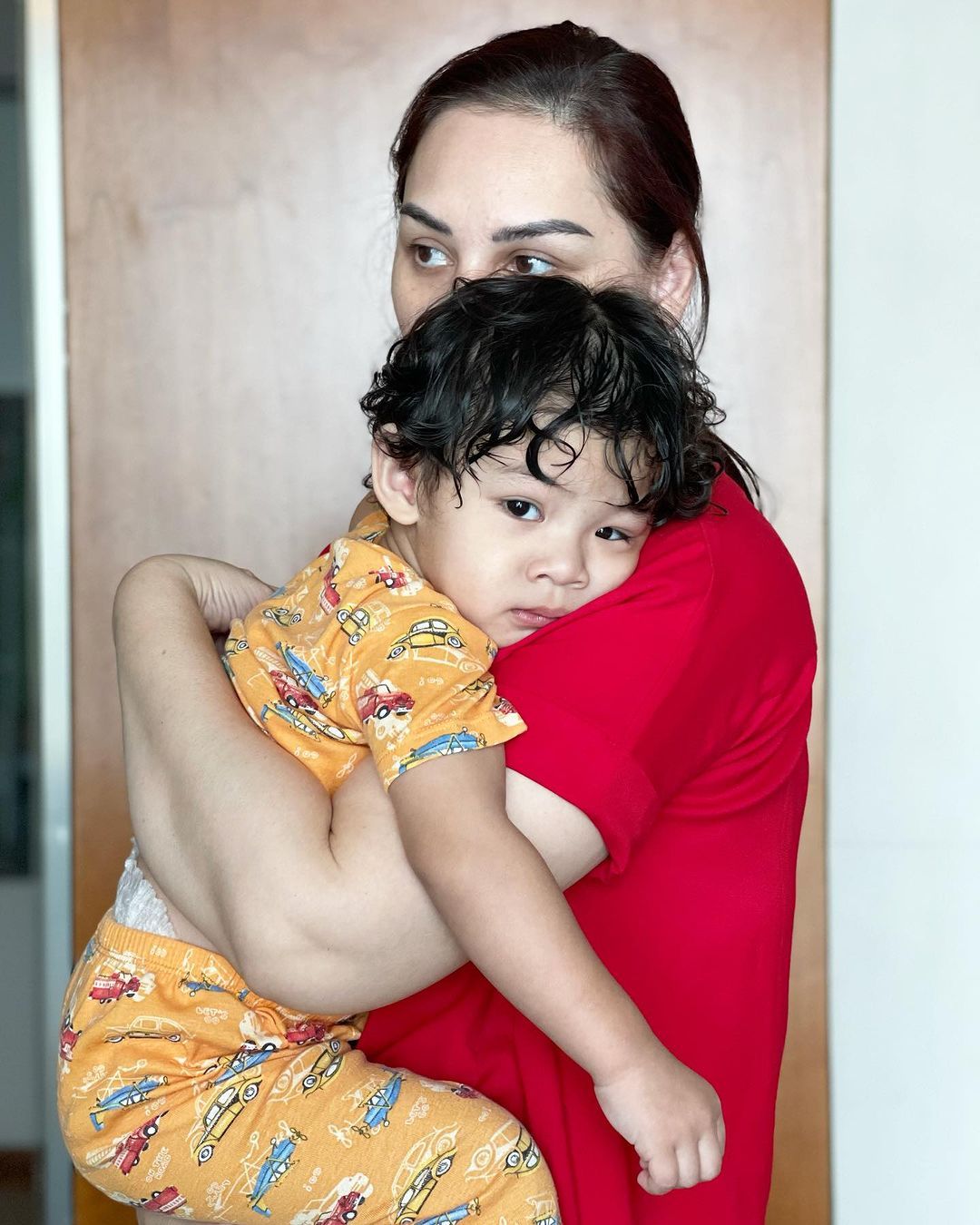 Curhat Mona Ratuliu saat Anak Sakit Bersamaan
