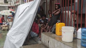 Derita Pengungsi Haiti Dihantam Badai Franklin