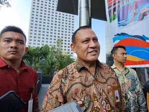 Firli Bahuri Tepis Dugaan Pemerasan: Siapa Mau Ngasih 1 Miliar Dolar? Firli Bahuri Tepis Dugaan Pemerasan: Siapa Mau Ngasih 1 Miliar Dolar?