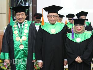 Kompak! Kakak Beradik Ini Bareng-bareng Dikukuhkan Jadi Guru Besar UMJ Kompak! Kakak Beradik Ini Bareng-bareng Dikukuhkan Jadi Guru Besar UMJ