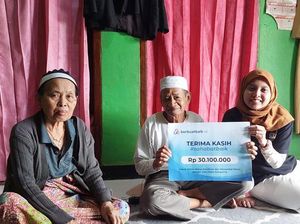 Sahabat Baik Bantu Kakek Abbas Penambal Panci Punya Warung dan Usaha Snack