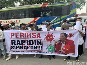 Didemo Mahasiswa, Kejati Janji Usut Dana COVID Dinikmati Ketua PDIP Sumut Didemo Mahasiswa, Kejati Janji Usut Dana COVID Dinikmati Ketua PDIP Sumut