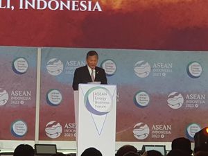 Menteri ESDM Target RI Bangun Pembangkit Listrik Bersih 700 GW Menteri ESDM Target RI Bangun Pembangkit Listrik Bersih 700 GW