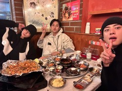Jungkook, Cha Eun Woo, Mingyu Terciduk Makan Malam di Busan, Bikin Fans Heboh