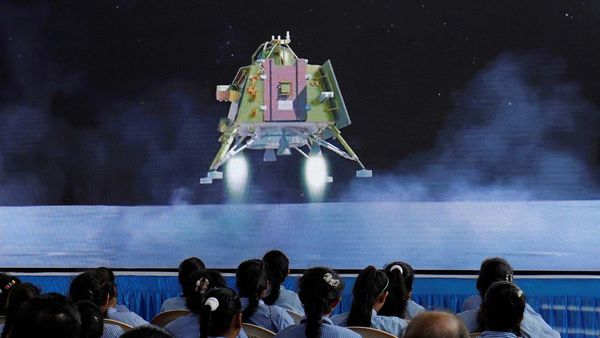Gokil! Roket India Berhasil Mendarat di Bulan