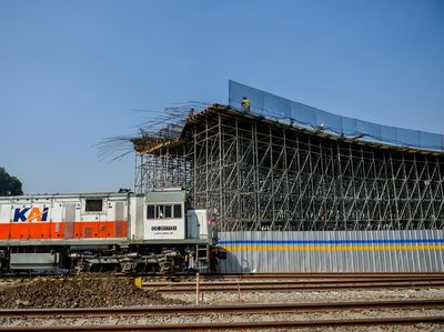 Pembangunan Flyover Ciroyom Untuk Lintasan Feeder Kereta Cepat