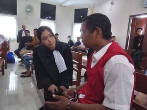 Bos Kafe Penganiaya Bule Australia hingga Tewas Divonis 1,5 Tahun Penjara Bos Kafe Penganiaya Bule Australia hingga Tewas Divonis 1,5 Tahun Penjara