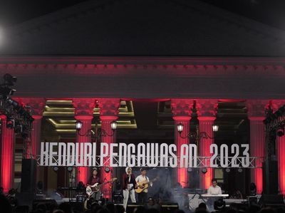 Keseruan Kenduri Pengawasan 2023 Ditutup Guyon Waton