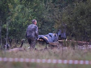 Momen Evakuasi Pesawat Bos Wagner, Petugas Bawa 3 Kantong Mayat