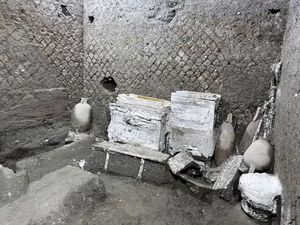 Fakta di Balik Kamar Tidur Kecil Pompeii yang Ditemukan Ilmuwan Fakta di Balik Kamar Tidur Kecil Pompeii yang Ditemukan Ilmuwan
